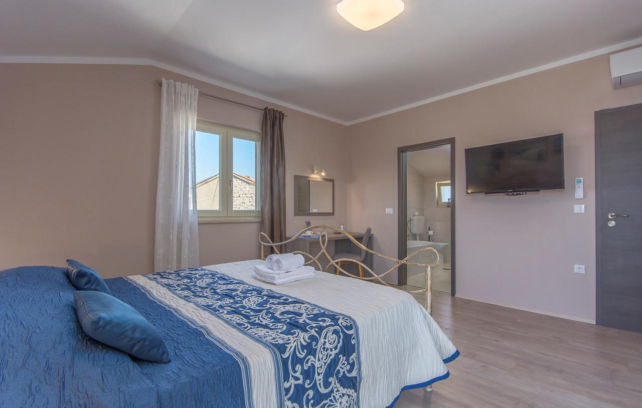 Villa Contessa *
